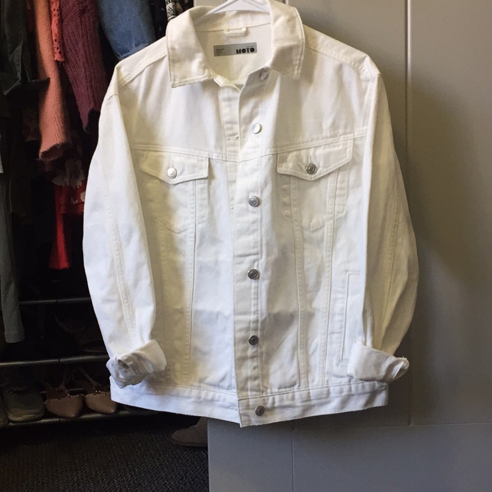 TOPSHOP Moto White Denim Jacket
